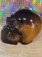 Load image into Gallery viewer, Handcrafted Resin Skulls
